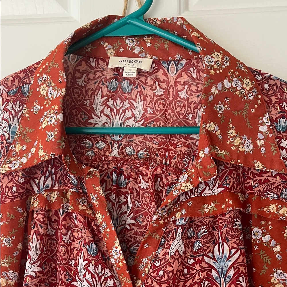 Umgee Rust Floral Blouse - Picture 3 of 12